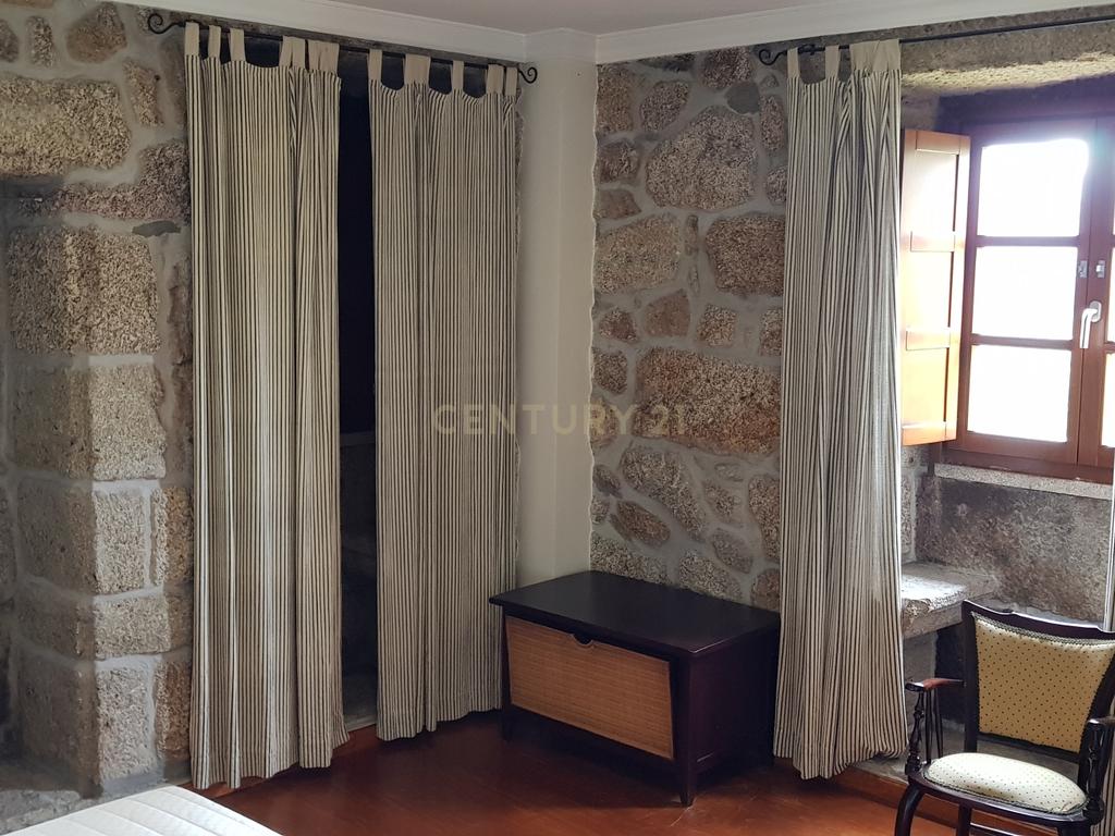 Imóvel com negócio em Montalegre. - Image 17