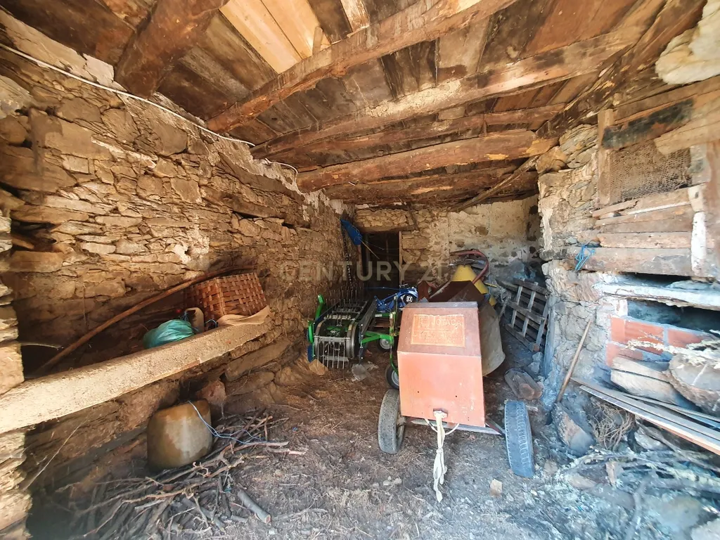 Moradia para reconstruir em Vilarinho Cova de Lua - Image 8