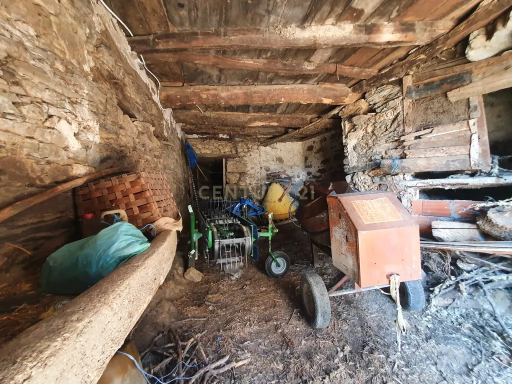 Moradia para reconstruir em Vilarinho Cova de Lua - Image 9