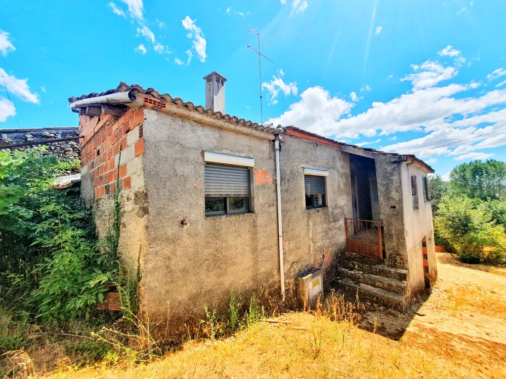 Moradia para reconstruir em Vilarinho Cova de Lua - Image 6