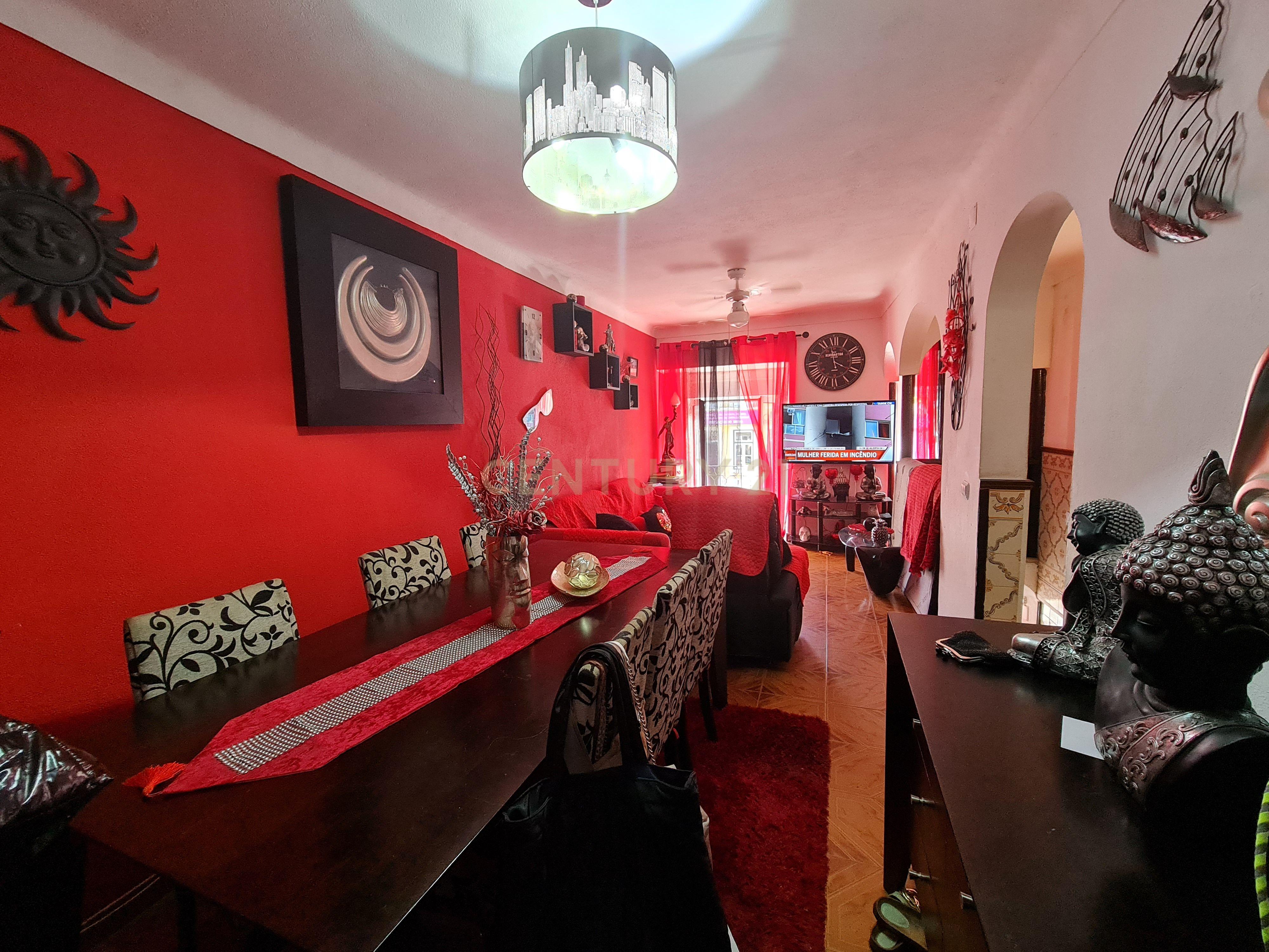 Prédio/Moradia 3 pisos - Seixal. - Image 13