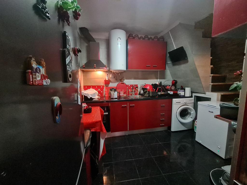 Prédio/Moradia 3 pisos - Seixal. - Image 15