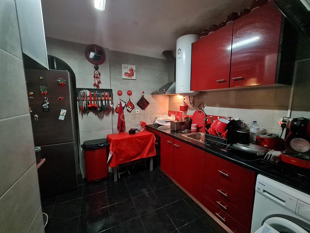 Prédio/Moradia 3 pisos - Seixal. - Image 16