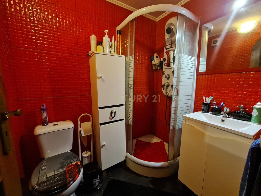 Prédio/Moradia 3 pisos - Seixal. - Image 18