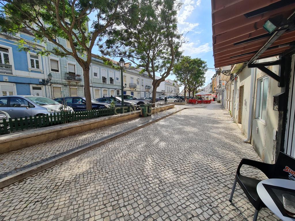 Prédio/Moradia 3 pisos - Seixal. - Image 4