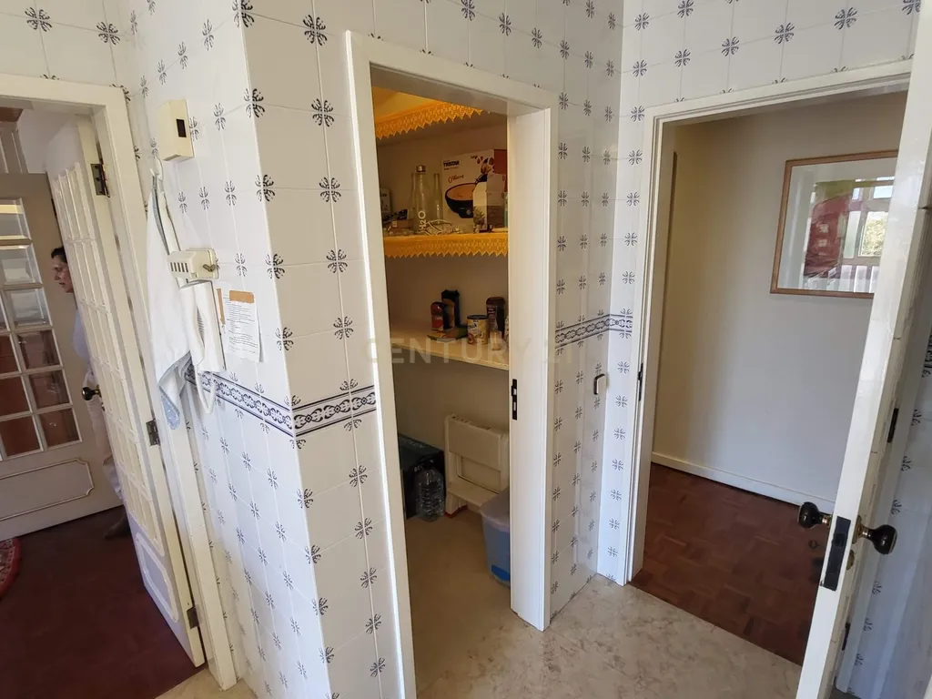 Apartamento T5 Mobilado c/ Garagem dupla fechada - Figueira da Foz - Image 21