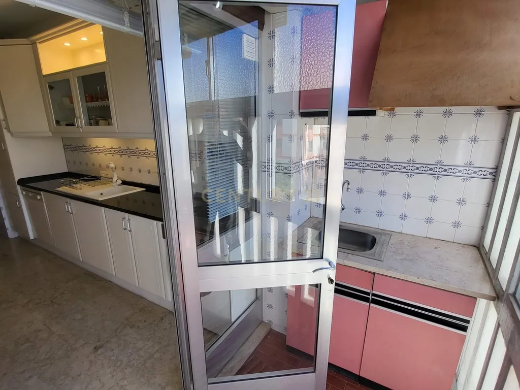 Apartamento T5 Mobilado c/ Garagem dupla fechada - Figueira da Foz - Image 22