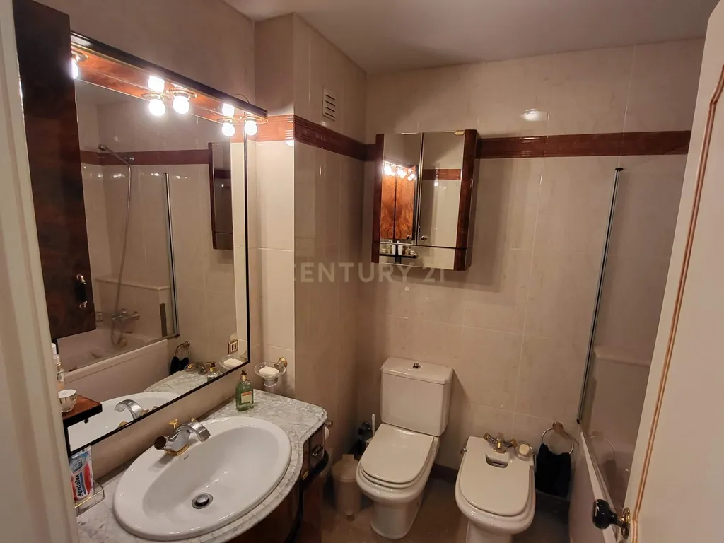 Apartamento T5 Mobilado c/ Garagem dupla fechada - Figueira da Foz - Image 42