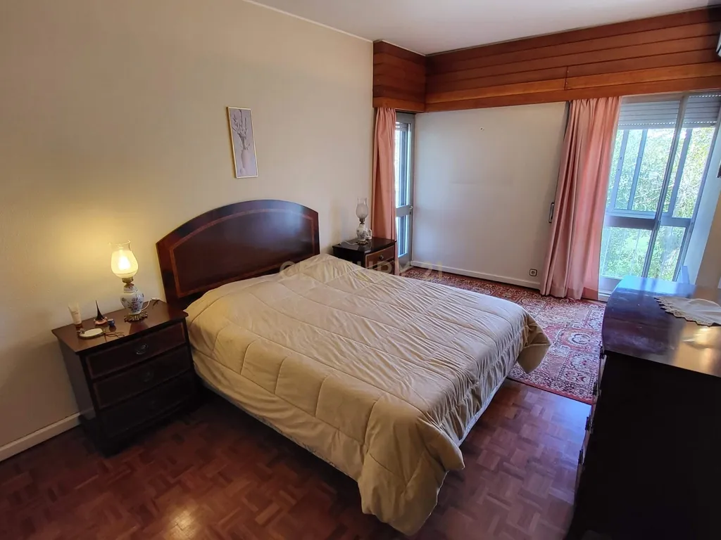 Apartamento T5 Mobilado c/ Garagem dupla fechada - Figueira da Foz - Image 28