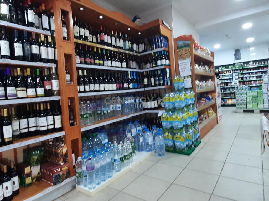 OEIRAS 2 Lojas para venda com Yeld de 7,5% - Image 11