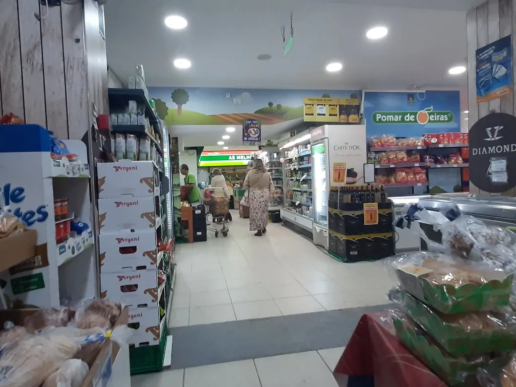 OEIRAS 2 Lojas para venda com Yeld de 7,5% - Image 2