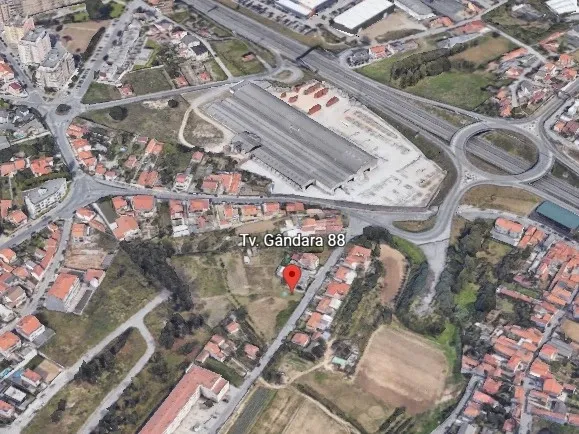 Terreno Urbano em Vila Nova de Gaia - 5901m² por 900.000€ - Image 1