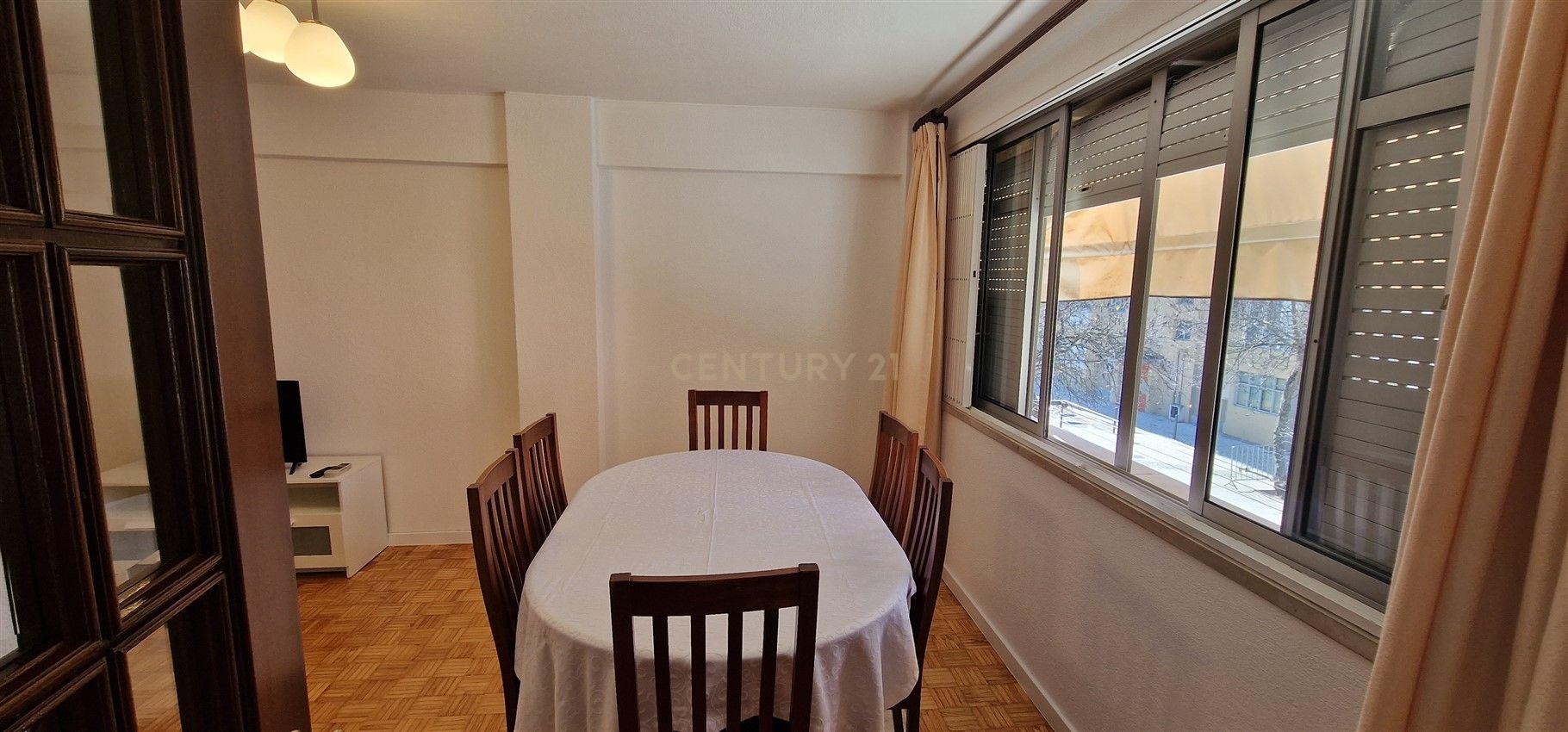 Fotografia 3 de T3 com Duas Frentes para Arrendamento em Benfica | Excelente Luminosidade | 1.600€/mês