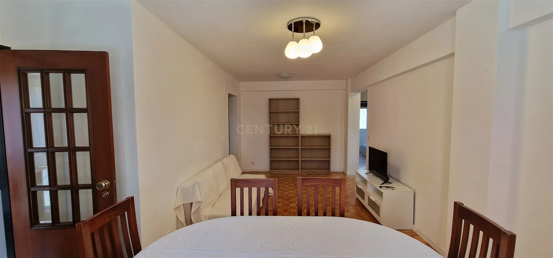 Fotografia 2 de T3 com Duas Frentes para Arrendamento em Benfica | Excelente Luminosidade | 1.600€/mês