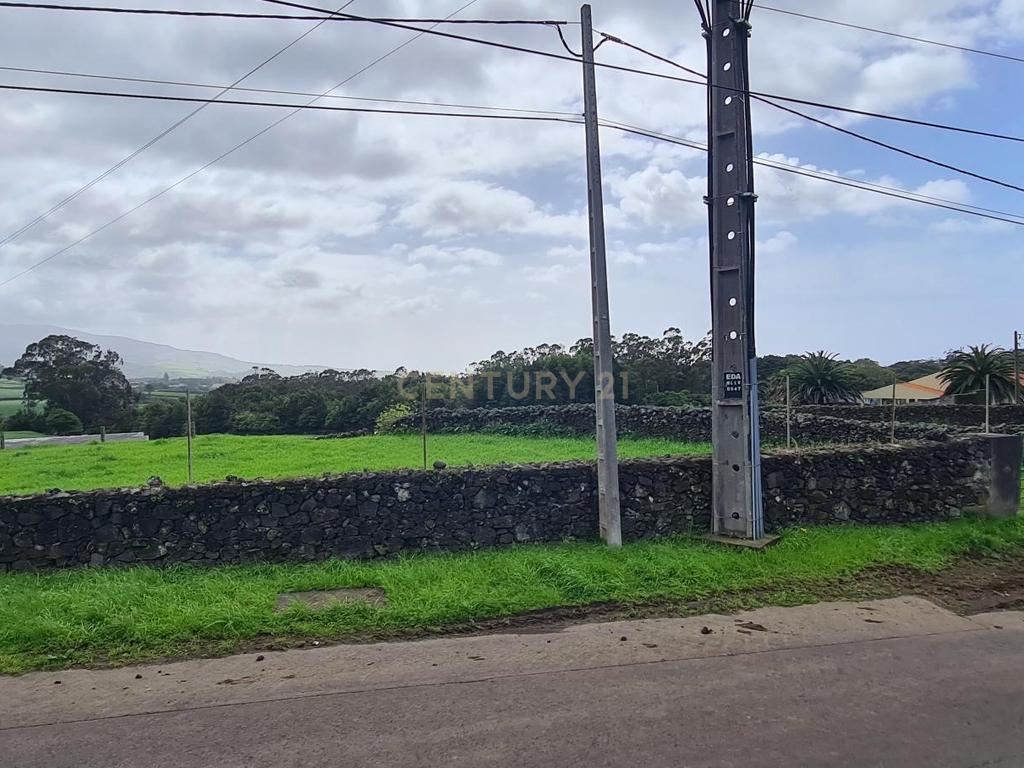 Terreno Urbanizável com Armazém em Estrada da Ribeira Grande - Image 10