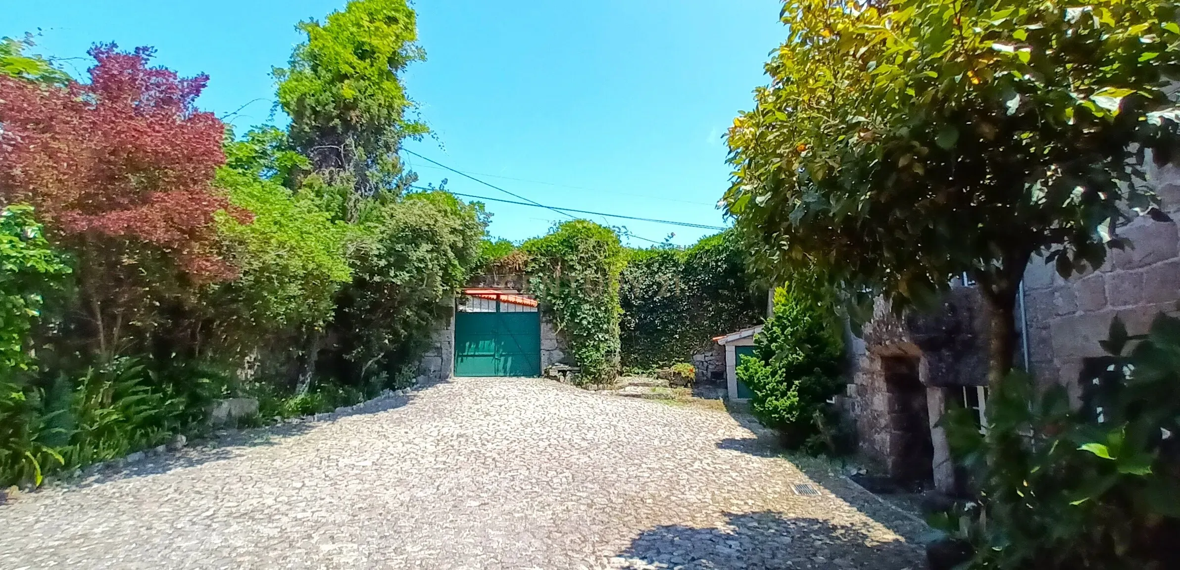 Moradia T6 com vasto jardim e piscina de água salgada, em V. N. de Cerveira - Image 80