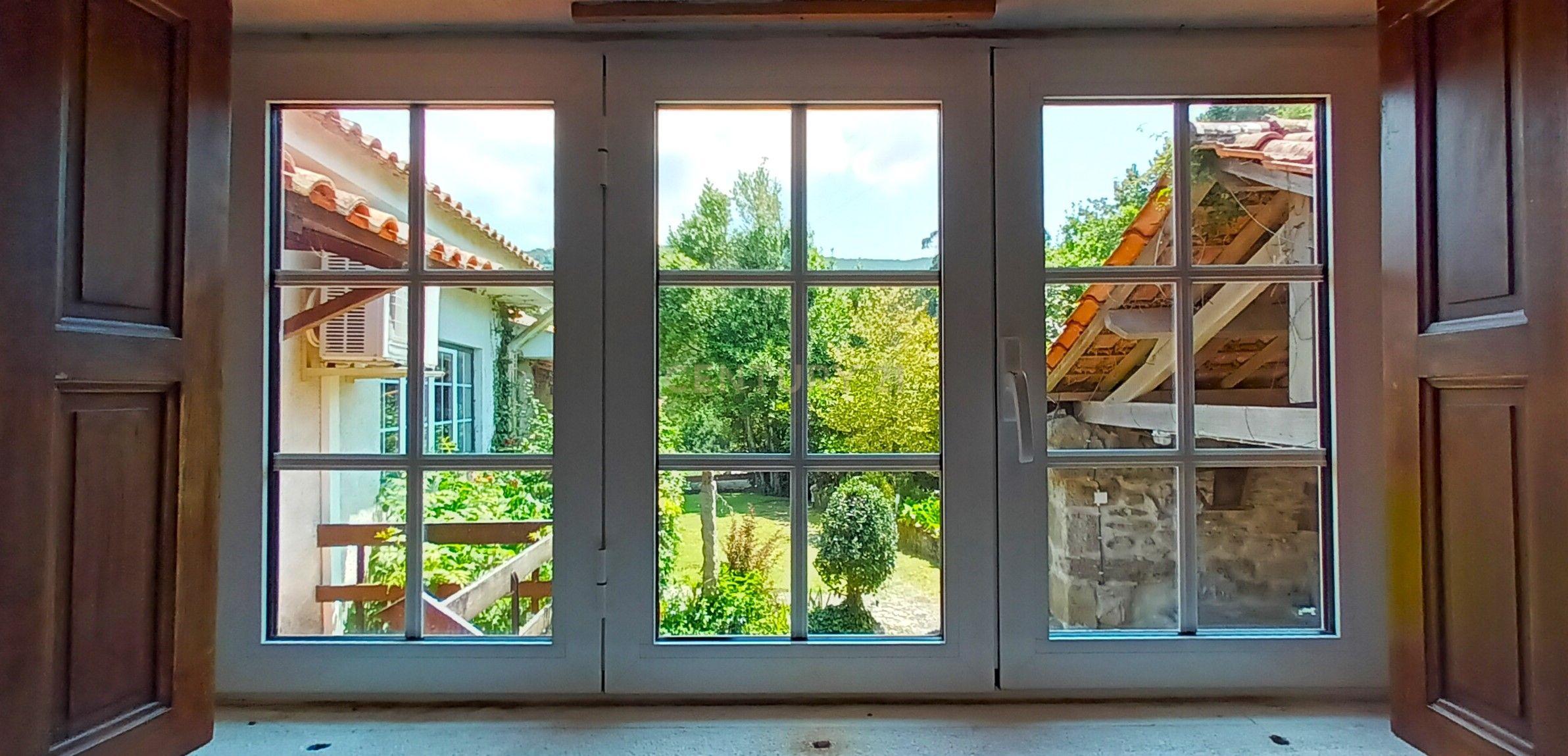 Moradia T6 com vasto jardim e piscina de água salgada, em V. N. de Cerveira - Image 24