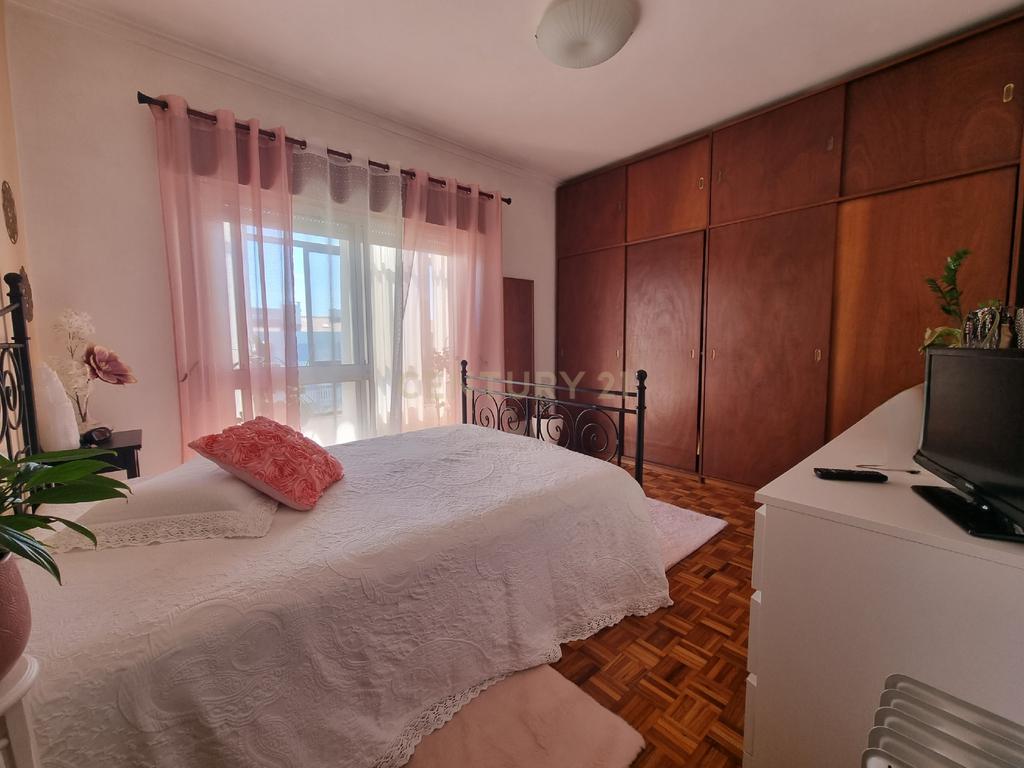 Excelente 4 assoalhadas 107 m2 Massamá - Image 9