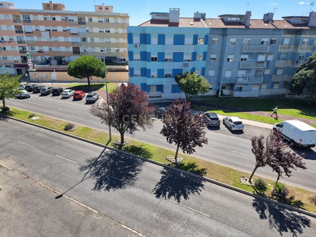 Excelente 4 assoalhadas 107 m2 Massamá - Image 18