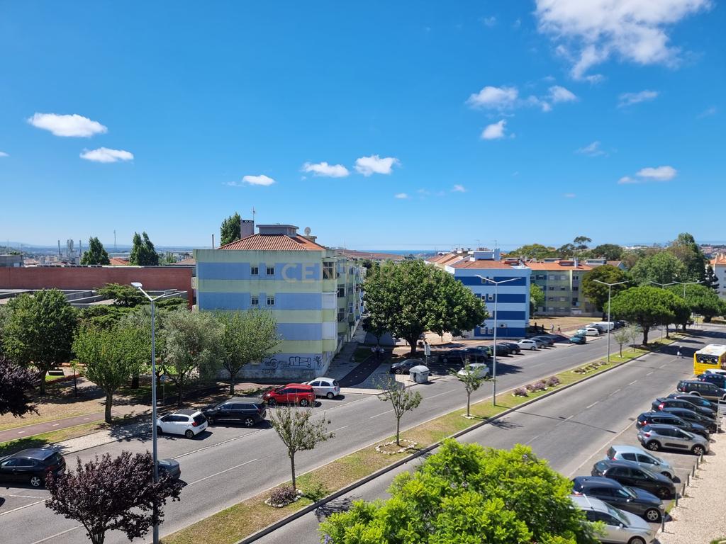 Excelente 4 assoalhadas 107 m2 Massamá - Image 19