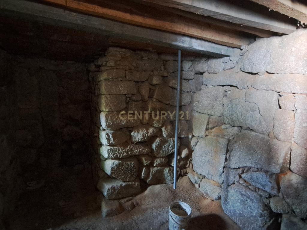 Quintinha com casa em pedra, Fragosela de Cima - Viseu - Image 10