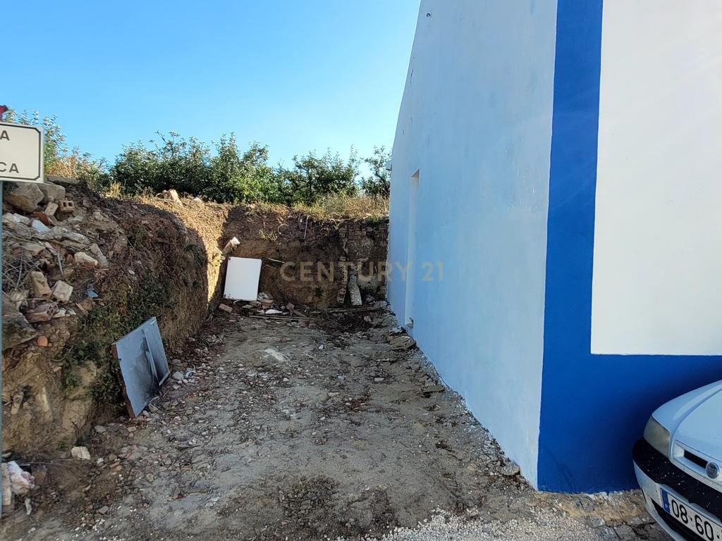 Quinta com moradia no Arneiro Merceana com 3ha de terreno com arvores de fruto em produção e 800 m2 Urbanos - Image 16