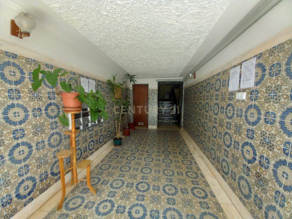 Renovação Exclusiva: Apartamento de 3 Assoalhadas Próximo ao Bairro Afonso Costa em Setúbal - Image 33