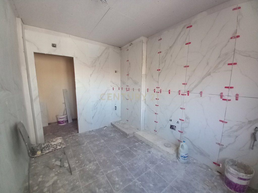 Renovação Exclusiva: Apartamento de 3 Assoalhadas Próximo ao Bairro Afonso Costa em Setúbal - Image 5