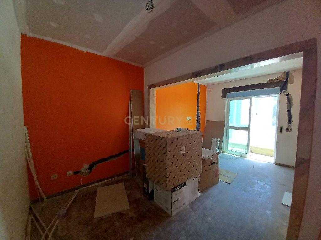 Renovação Exclusiva: Apartamento de 3 Assoalhadas Próximo ao Bairro Afonso Costa em Setúbal - Image 18