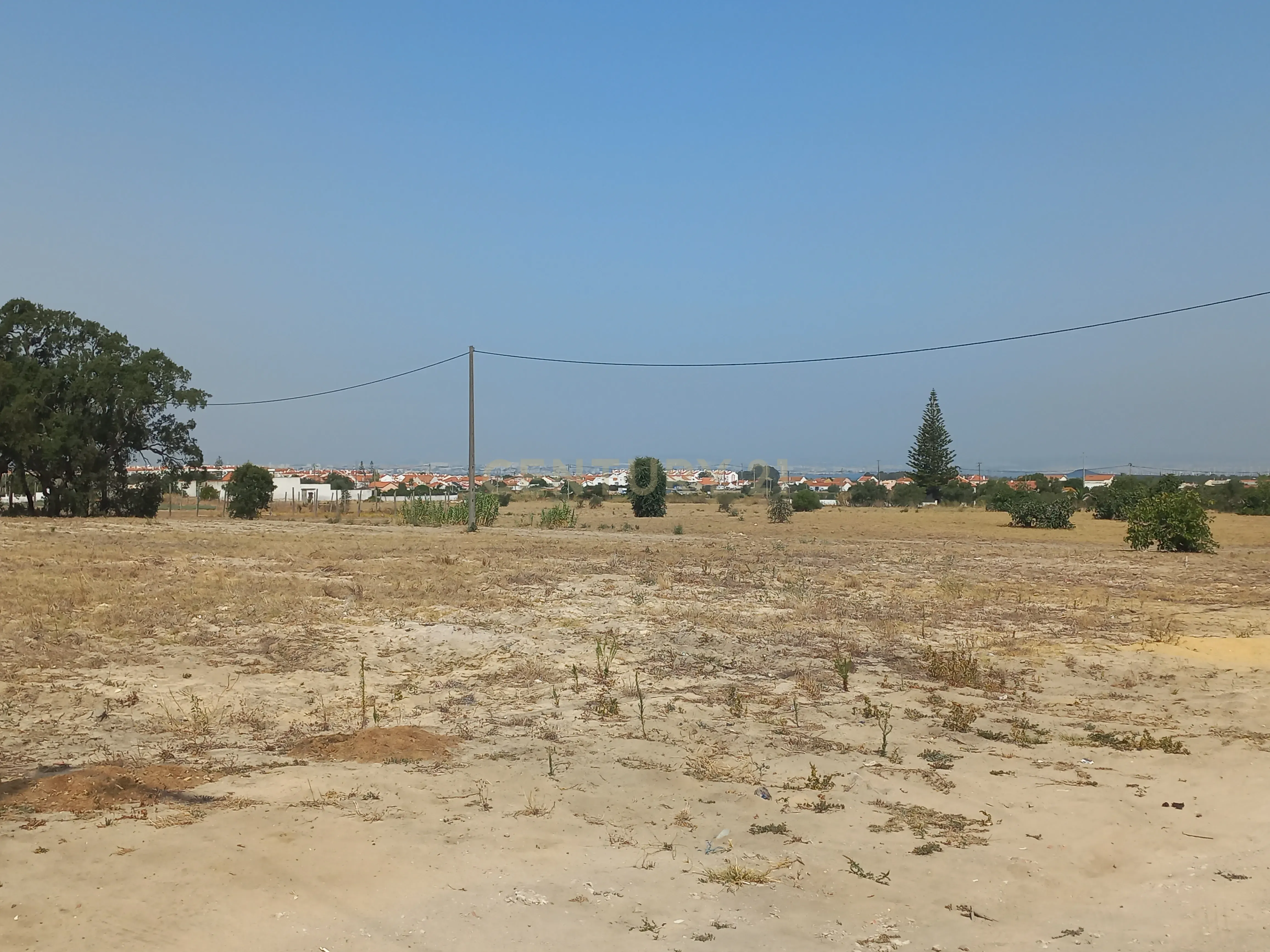 Terreno com 6.694m2 Situado a: 3 km do centro do Montijo. Com potencialidade de construção - Image 3