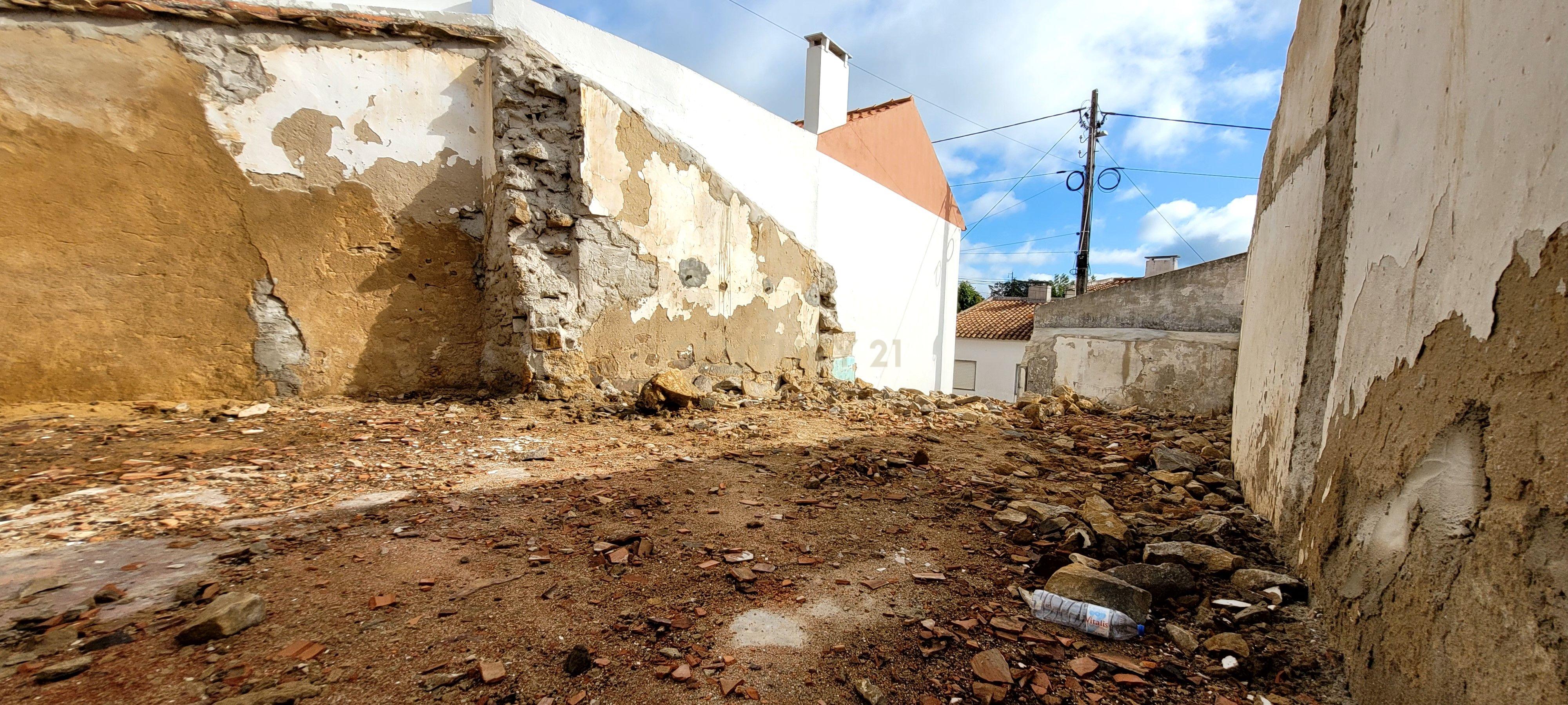 Moradia para reconstrução Merceana - Image 1
