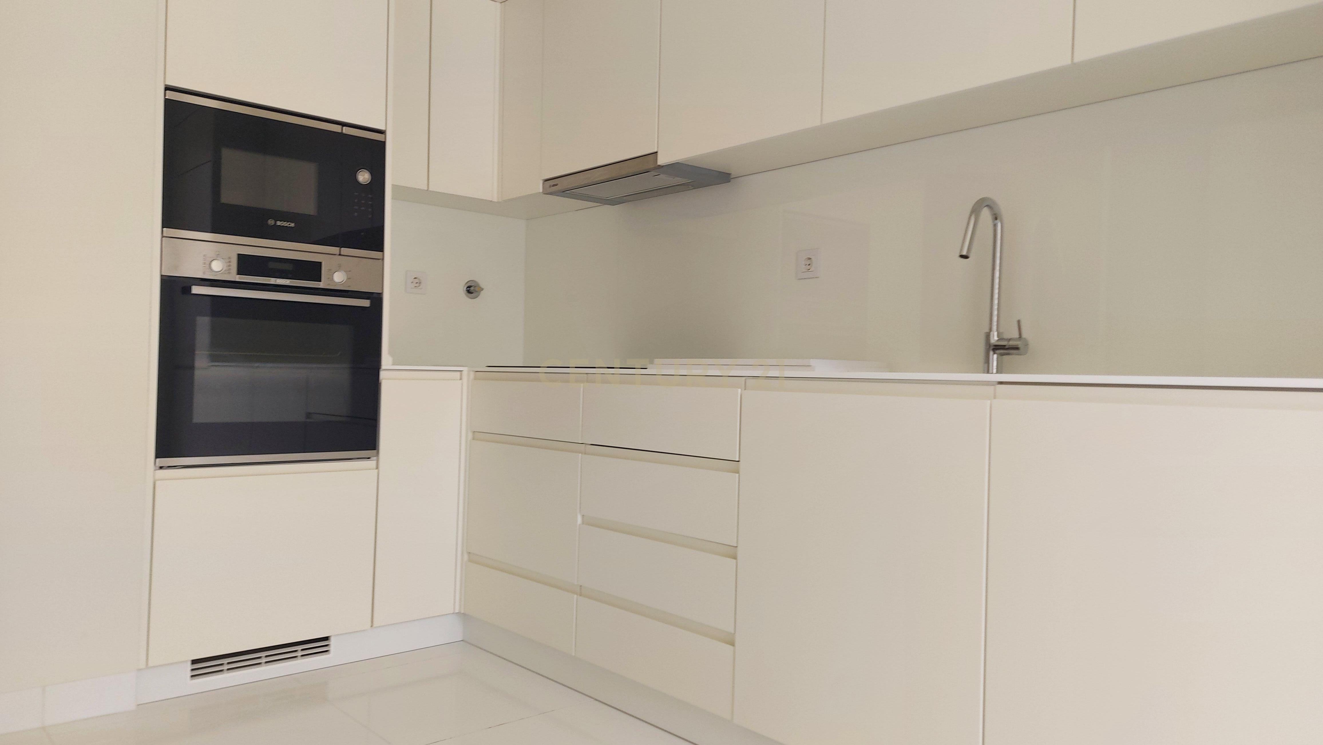Apartamento Duplex T2, Novo, já concluído e com Licença de Utilização, à Venda em Zona Nobre e Recatada do Areeiro na Av. Madrid - Image 29