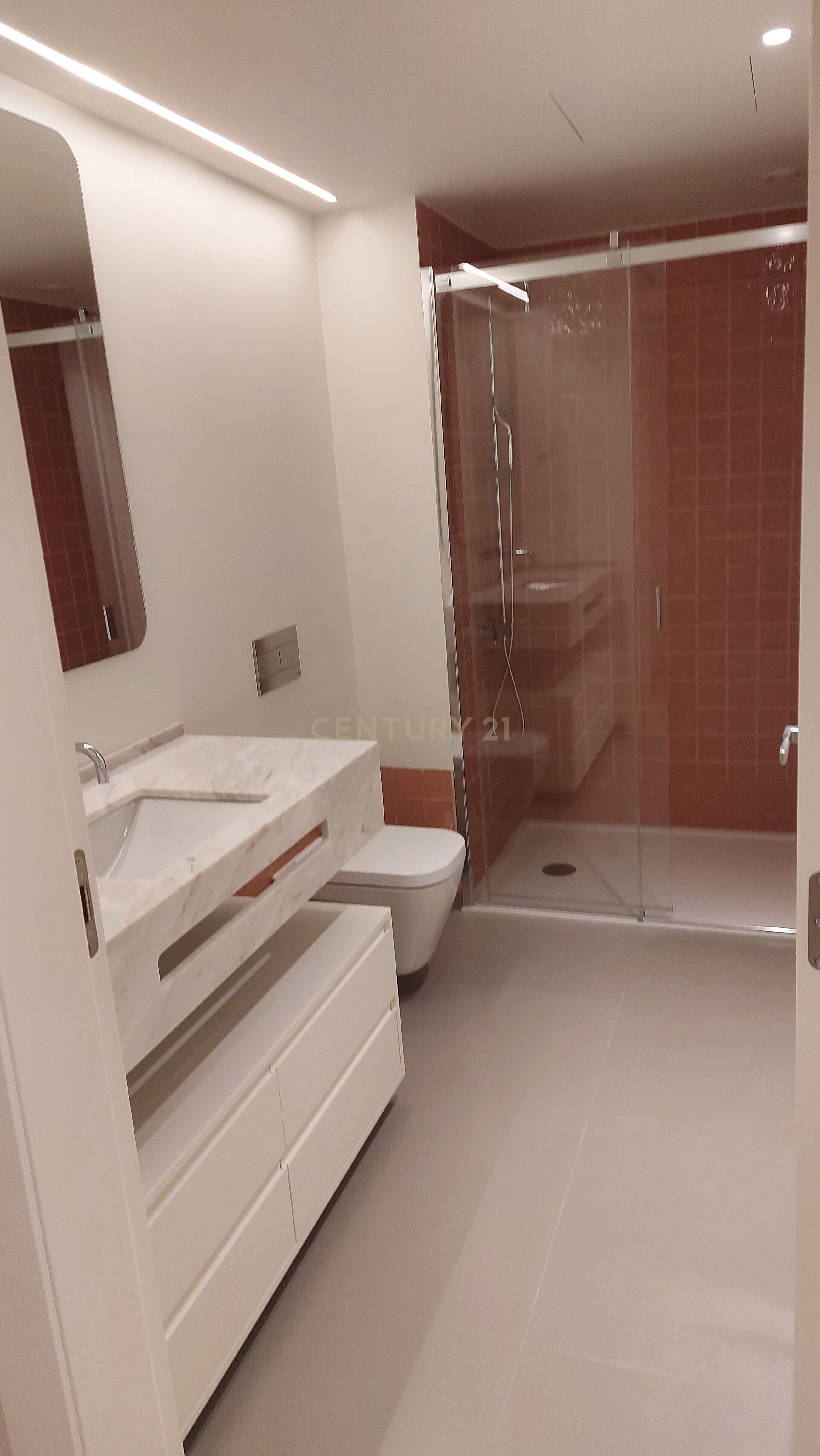 Apartamento Duplex T2, Novo, já concluído e com Licença de Utilização, à Venda em Zona Nobre e Recatada do Areeiro na Av. Madrid - Image 44