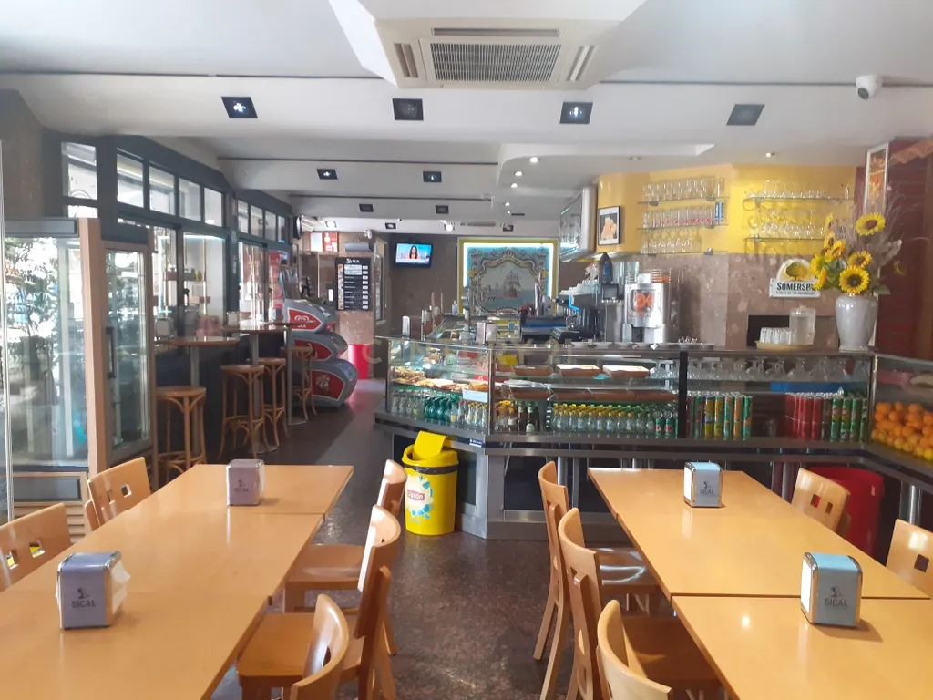 Oportunidade Única: Restaurante, Café e Confeitaria no Centro de Carnaxide, em Frente ao Hospital Santa Cruz - Image 18