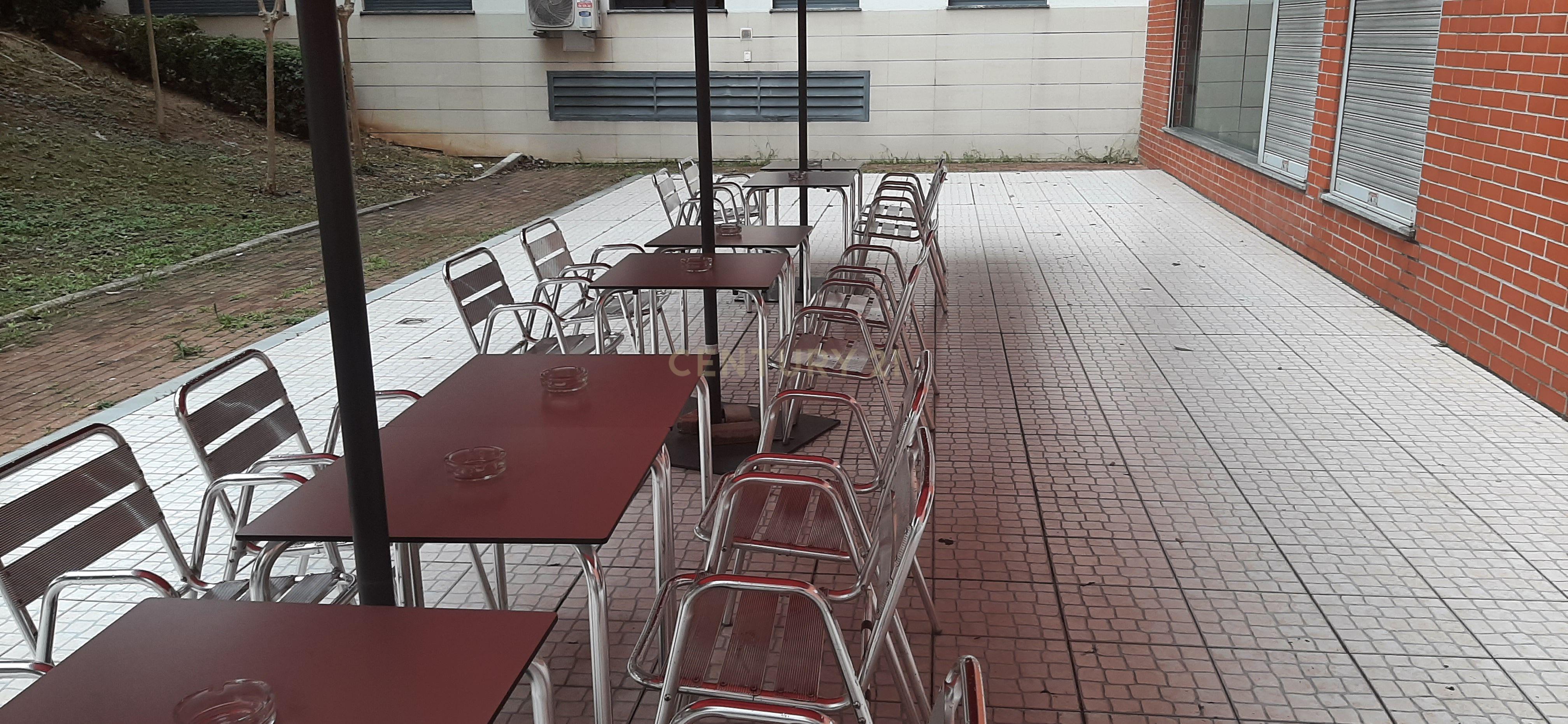 Loja Moderna em Odivelas com Ar Condicionado e Armazenamento - Image 17