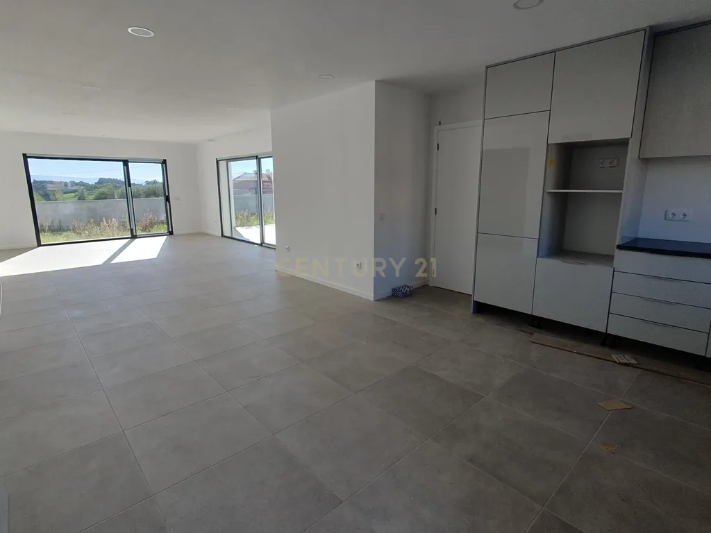 Moradia Térrea T3 em fase final de Construção - Image 5