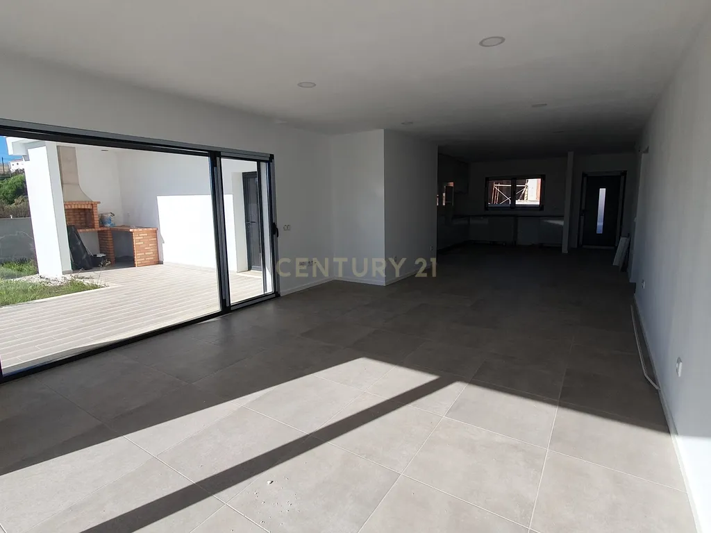 Moradia Térrea T3 em fase final de Construção - Image 7