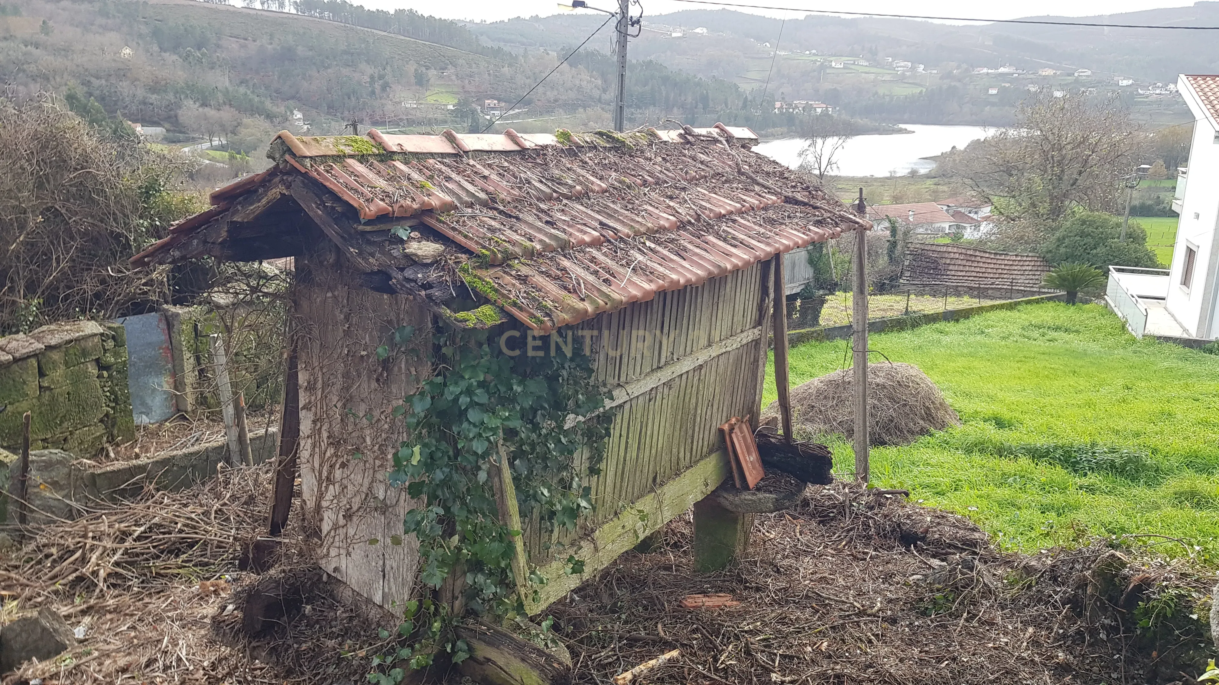 Casa para reabilitação em Codeçoso do Arco ( Venda Nova ). - Image 4
