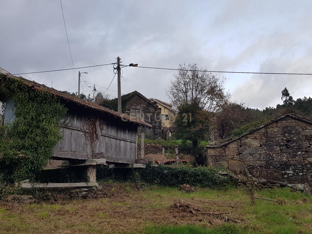 Casa em pedra para reabilitar perto da albufeira da barragem da Venda Nova. - Image 7