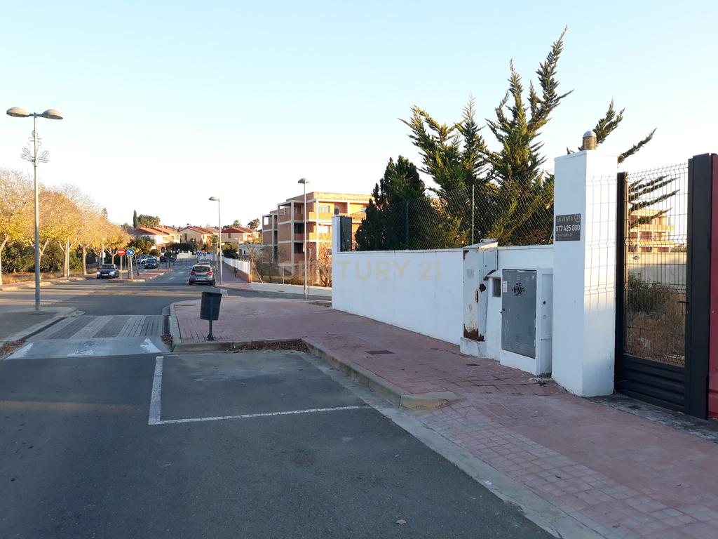 undefined - Image 1
