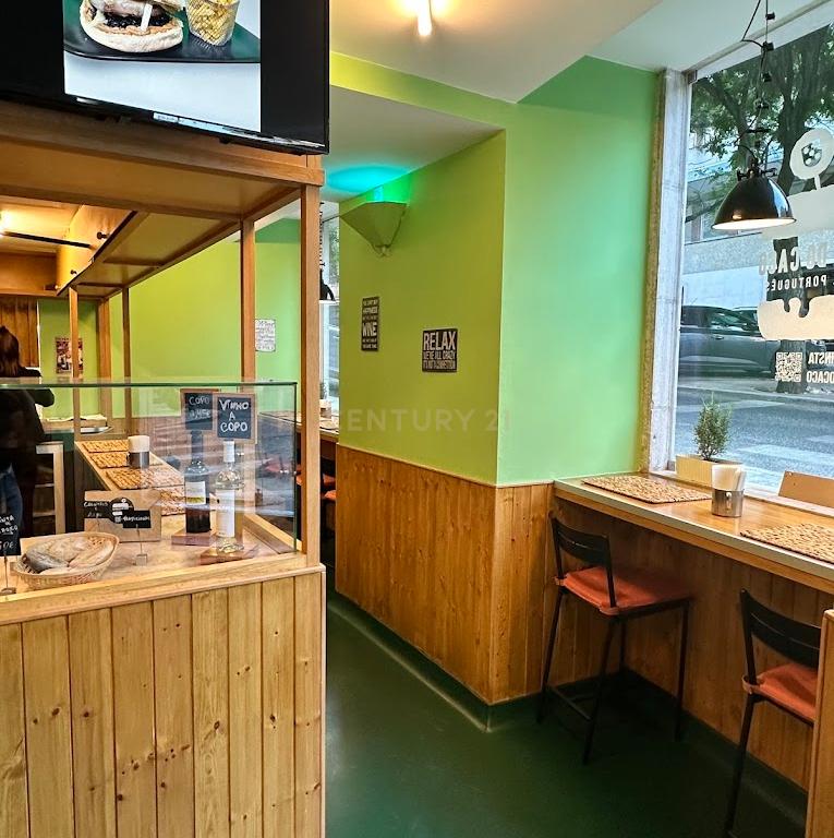 Trespasse Espaço Comercial Restaurante Hamburgueria, no Centro de Lisboa - Image 2
