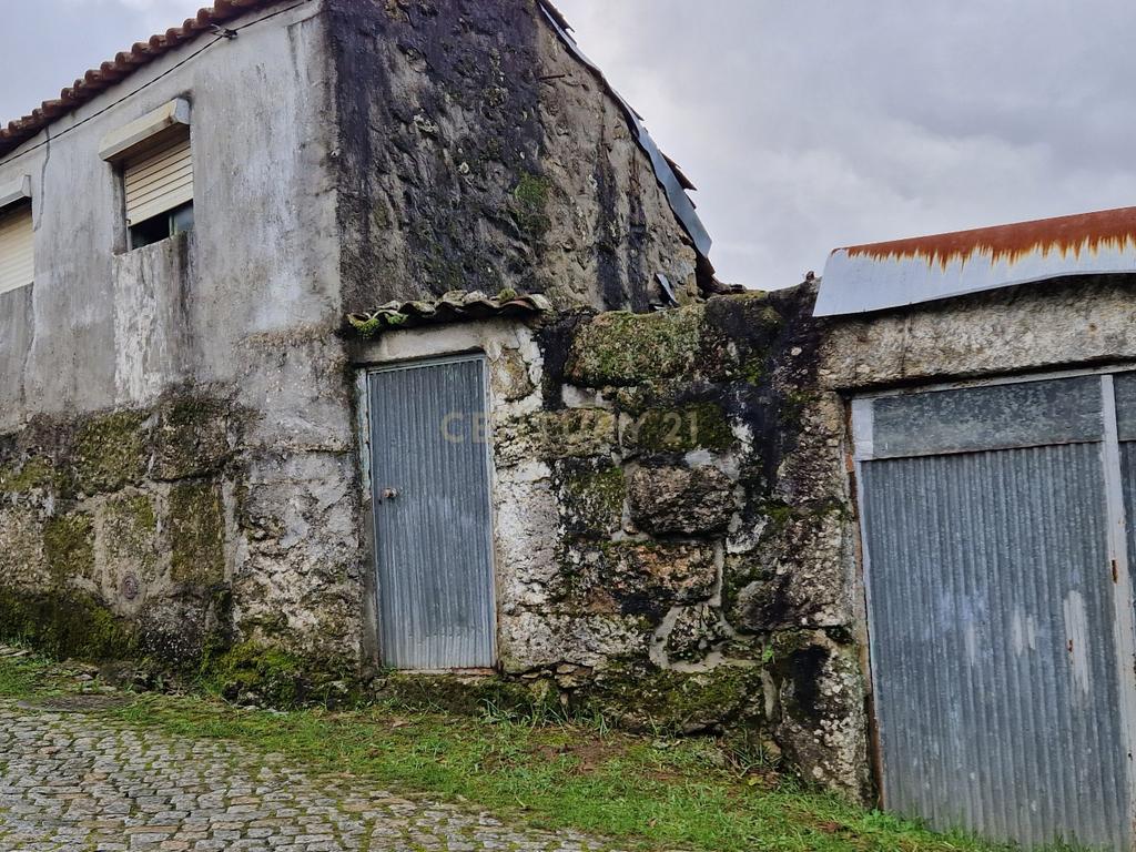 Moradia para reconstrução - Image 1