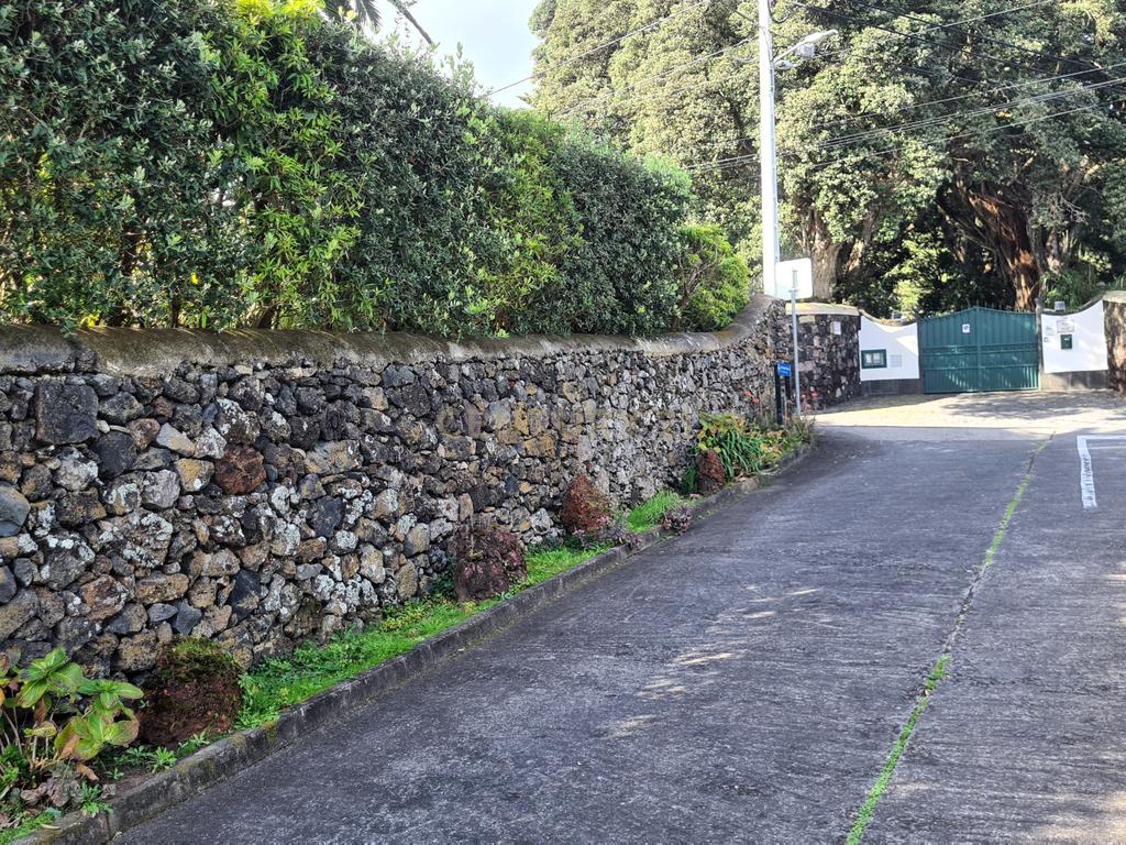 Propriedade Exclusiva na Caloura, São Miguel – Localização Privilegiada com Licença AL - Image 29