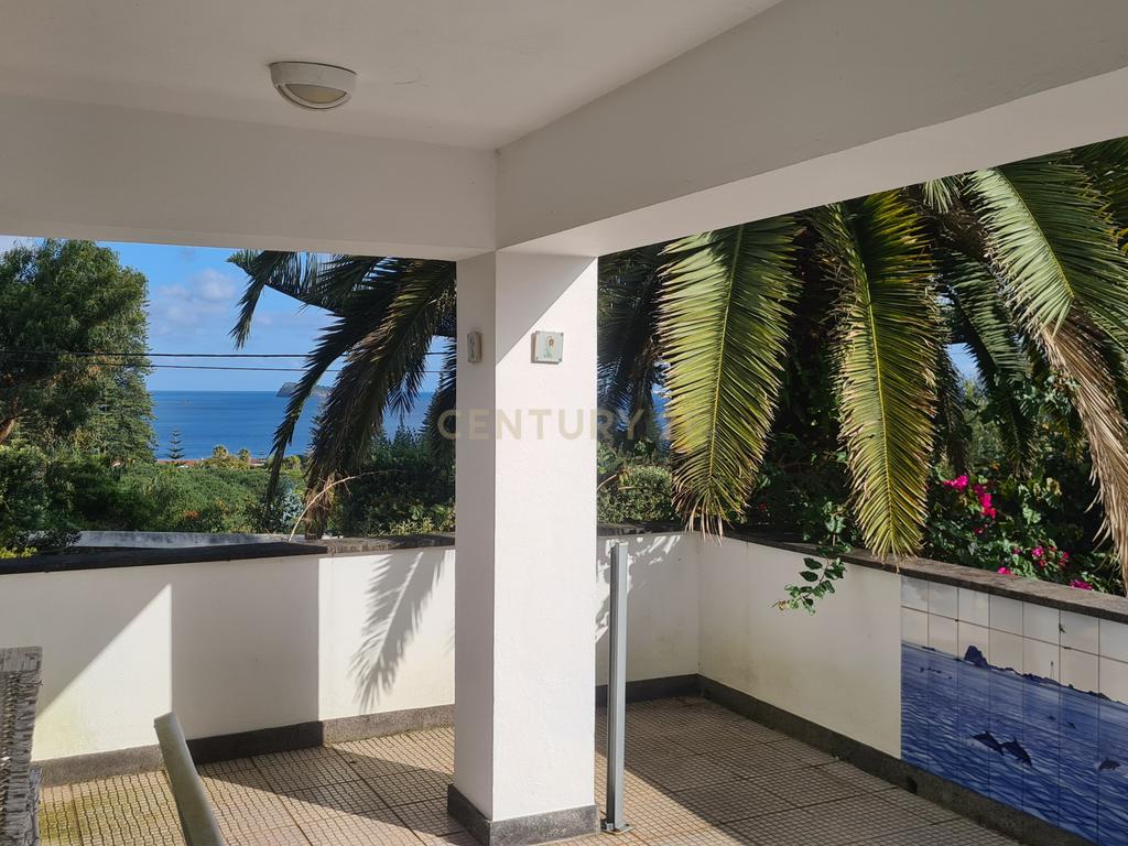 Propriedade Exclusiva na Caloura, São Miguel – Localização Privilegiada com Licença AL - Image 7