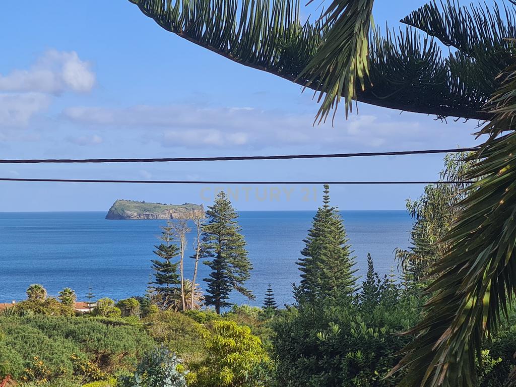 Propriedade Exclusiva na Caloura, São Miguel – Localização Privilegiada com Licença AL - Image 14