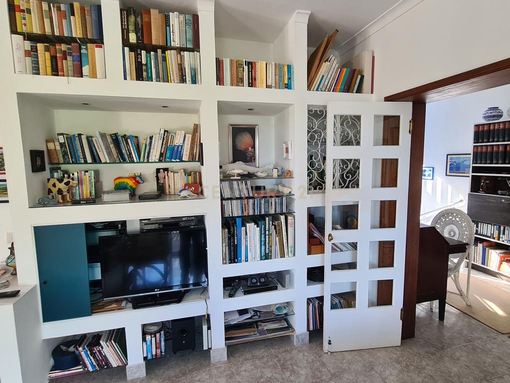 Propriedade Exclusiva na Caloura, São Miguel – Localização Privilegiada com Licença AL - Image 17