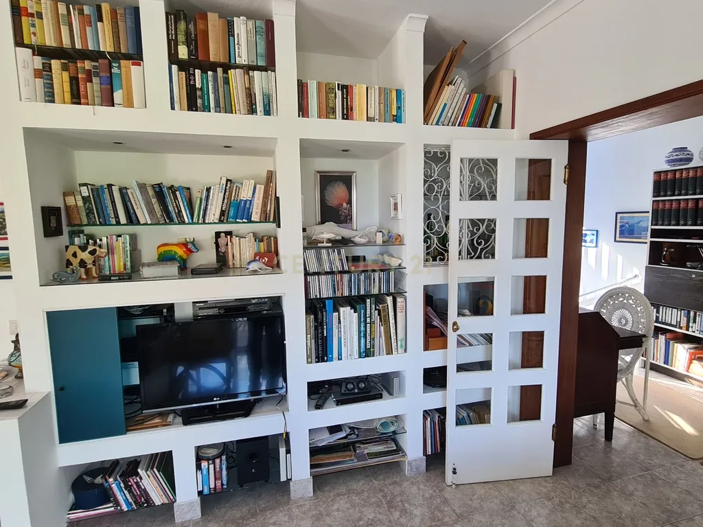 Propriedade Exclusiva na Caloura, São Miguel – Localização Privilegiada com Licença AL - Image 17