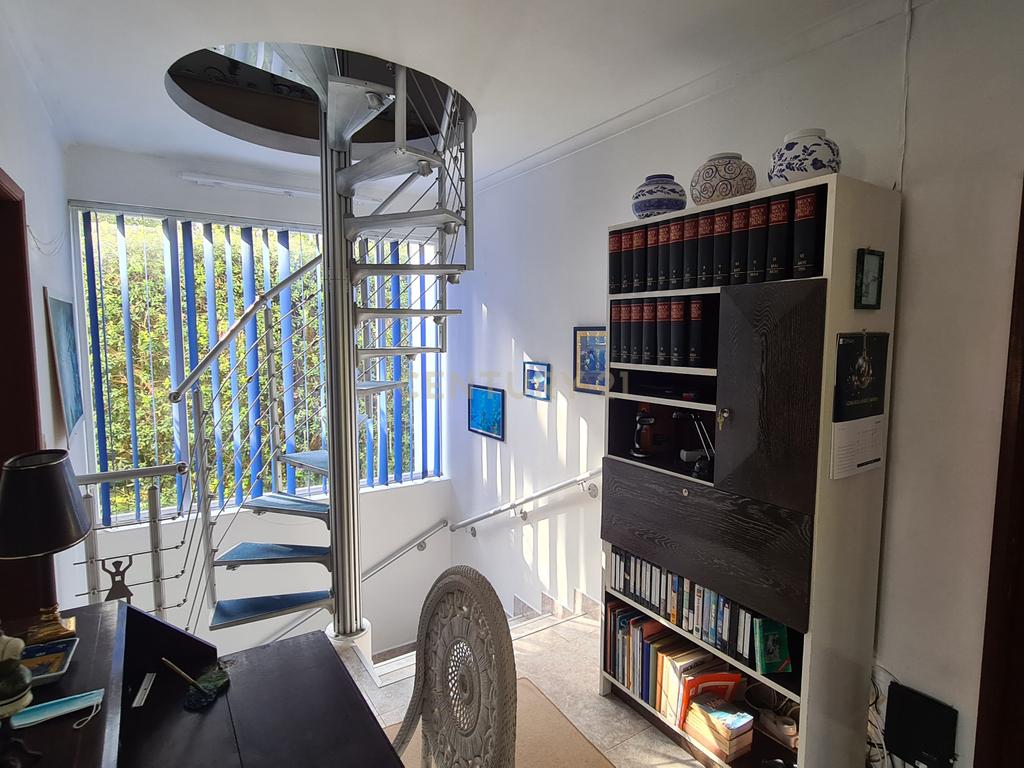 Propriedade Exclusiva na Caloura, São Miguel – Localização Privilegiada com Licença AL - Image 18