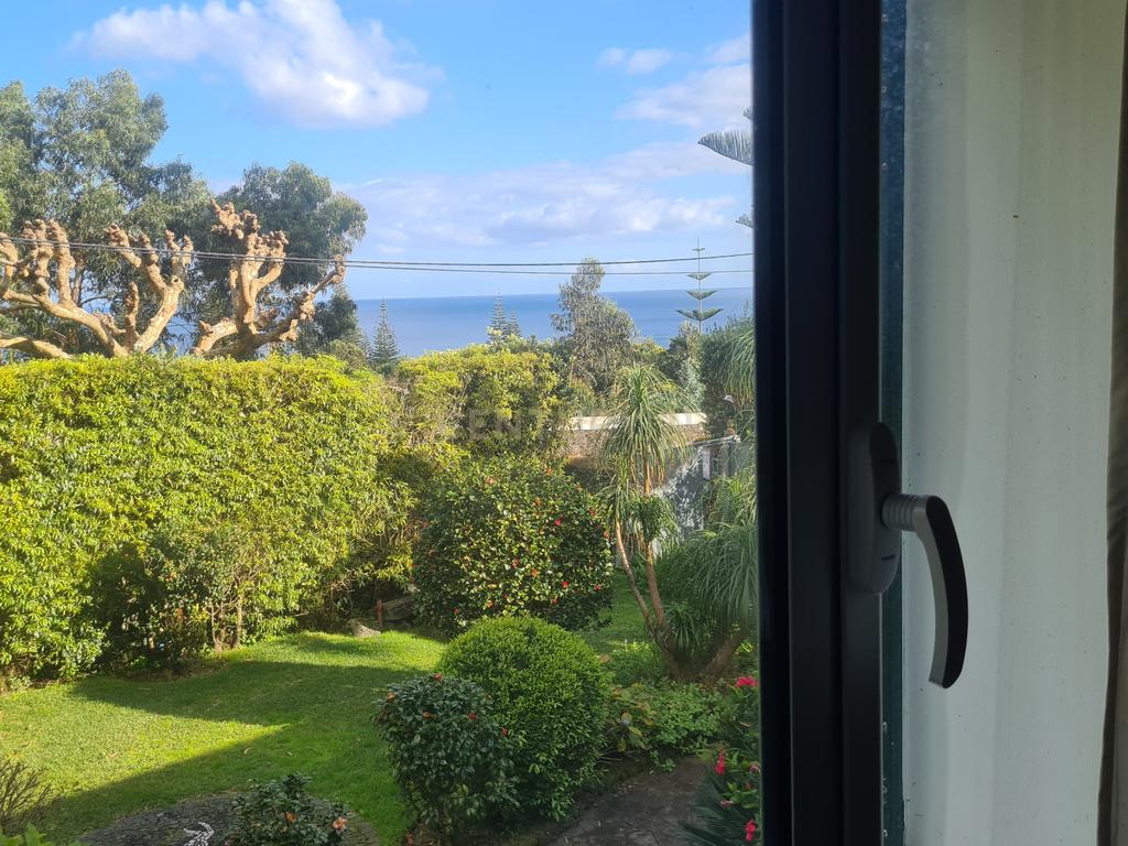 Propriedade Exclusiva na Caloura, São Miguel – Localização Privilegiada com Licença AL - Image 27
