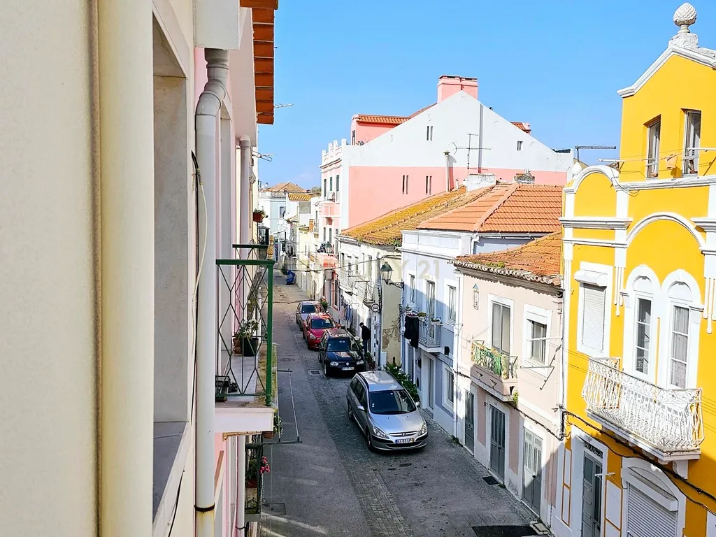 Prédio zona histórica do Seixal - Image 9
